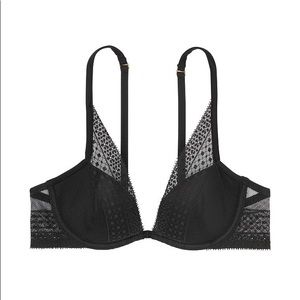 Victoria’s Secret Lightly Lace Plunge Bra